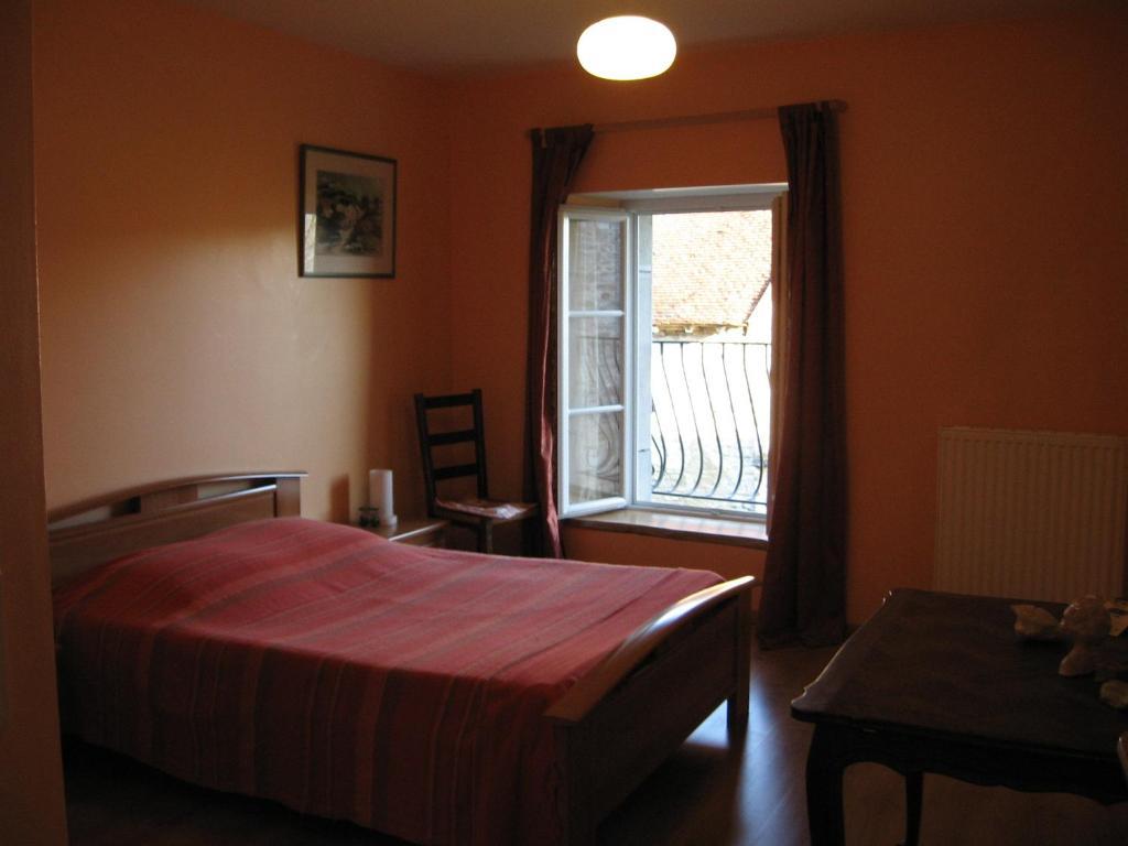 Chez Robert Et Catherine Dompierre-sur-Mont Ruang foto