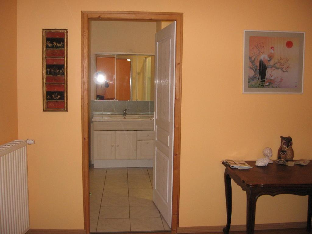 Chez Robert Et Catherine Dompierre-sur-Mont Ruang foto