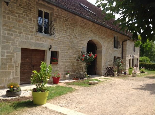 Chez Robert Et Catherine Dompierre-sur-Mont Ruang foto